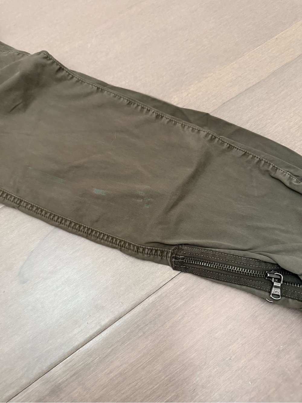 John Varvatos USA Men's Olive Cargo Utility Zip Pocket Pants, Size 33 - Picture 15 of 15